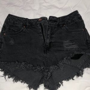 H&M distressed denim short size 2